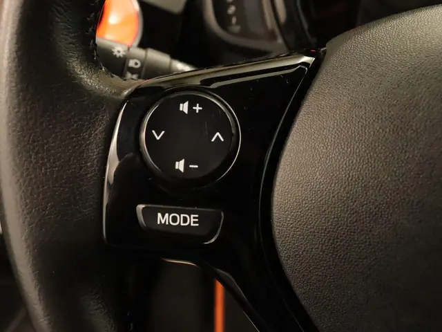 Toyota Aygo 1.0 VVT-i X- Cite Cabriodak 2019 Benzine 24