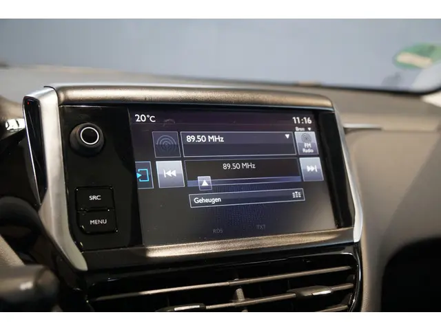 Peugeot 208 1.2 PureTech Allure 2017 Benzine 21