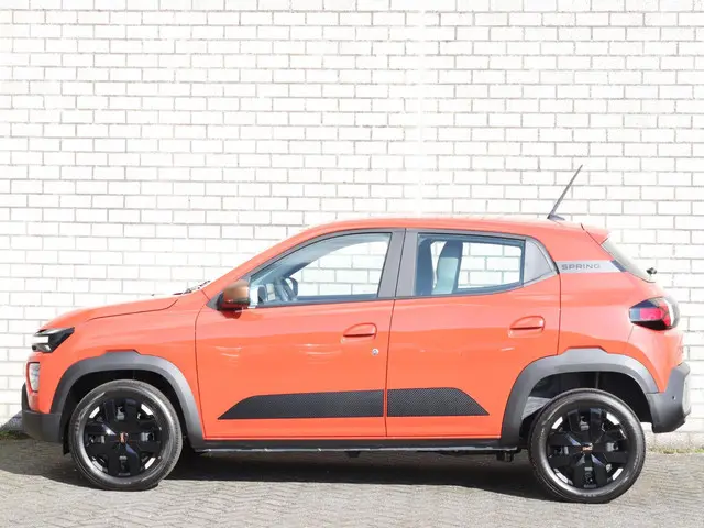 Dacia Spring 65pk Extreme 26.8 kWh 2025 Elektrisch 13