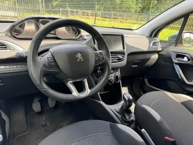 Peugeot 208 1.2 VTi Style /Navi/Airco/5-Deurs/ 2014 Benzine 9