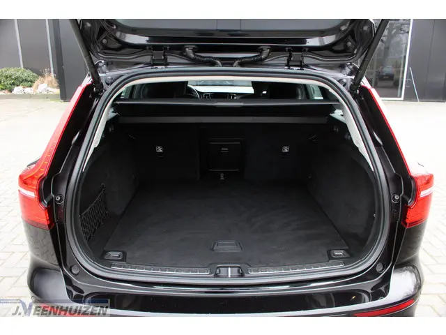 Volvo V60 2.0 B4 R-Design 2020 Hybride Benzine 11