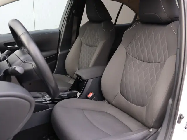 Toyota Corolla 1.8 Hybrid Style 2019 Hybride Benzine 4