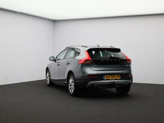Volvo V40 Cross Country 2.0 T3 Nordic+ 2017 Benzine 23