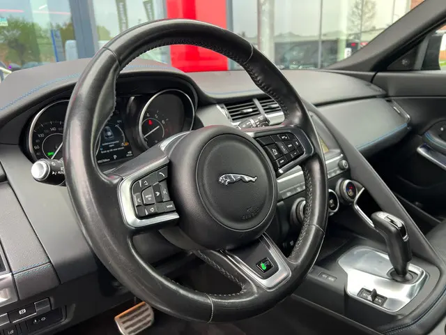 Jaguar E-PACE 2.0 P250 AWD R-Dynamic 2019 Benzine 21