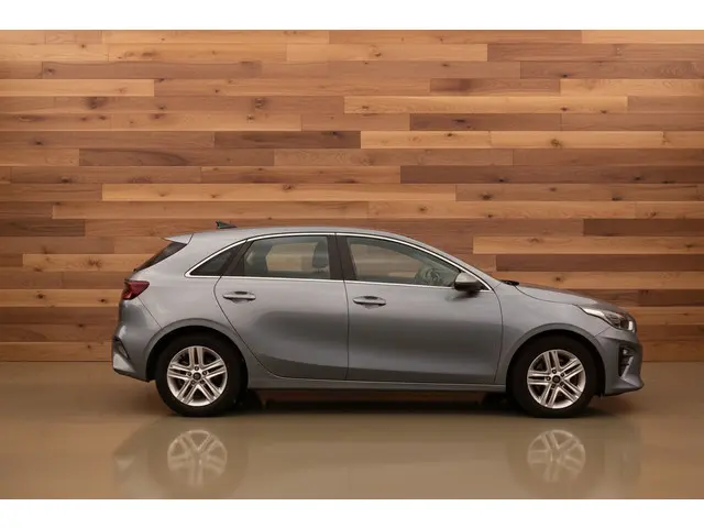 Kia Ceed 1.0 T-GDi DynamicLine 2021 Benzine 6