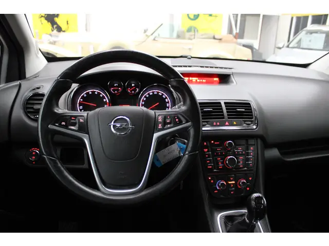 Opel Meriva 1.4 Berlin 2013 Benzine 9