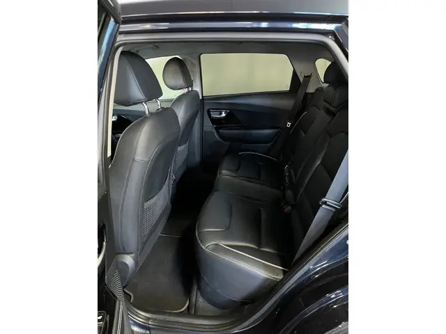 Kia e-Niro ExecutiveLine 64 kWh 2021 Elektrisch 7