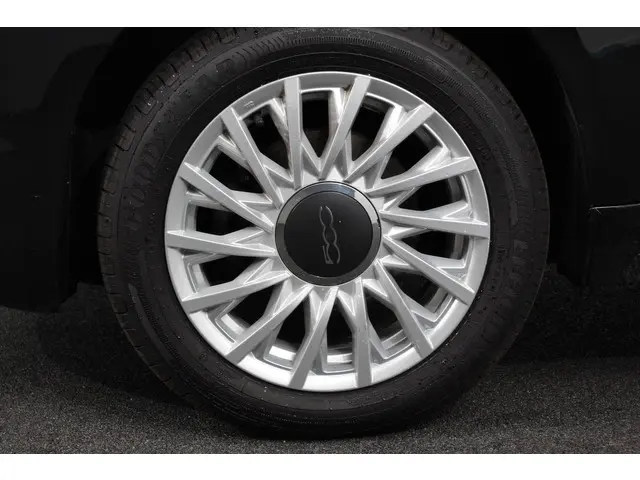 Fiat 500C 1.0 70pk MHEV Lounge Plus 2021 Benzine 4