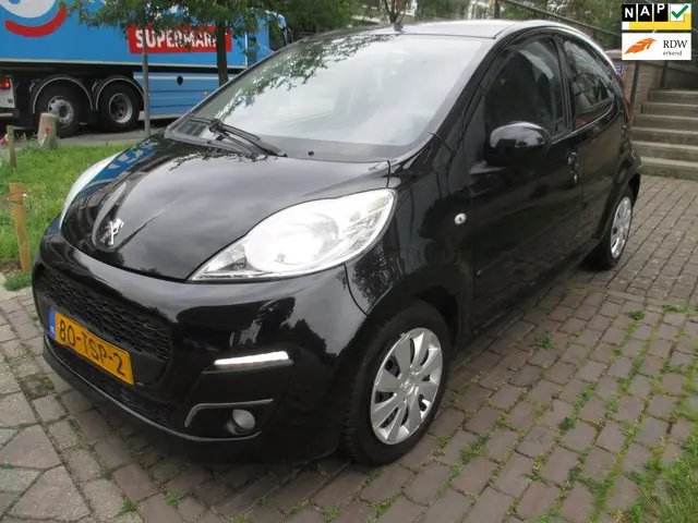 Peugeot 107 1.0 Active 2012 Benzine