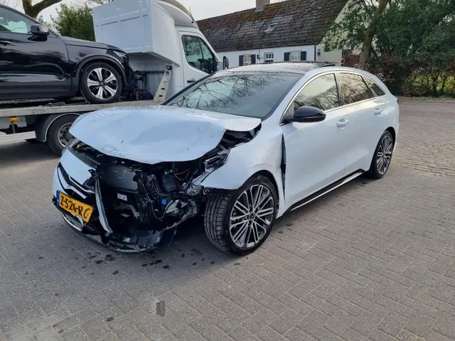 Kia ProCeed 1.5 T-GDi Aut. GT-Line Pano Led 2024 Benzine 7