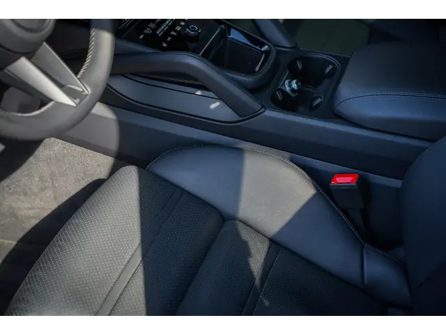 Porsche Cayenne 3.0 E-Hybrid 2024 Hybride Benzine 31