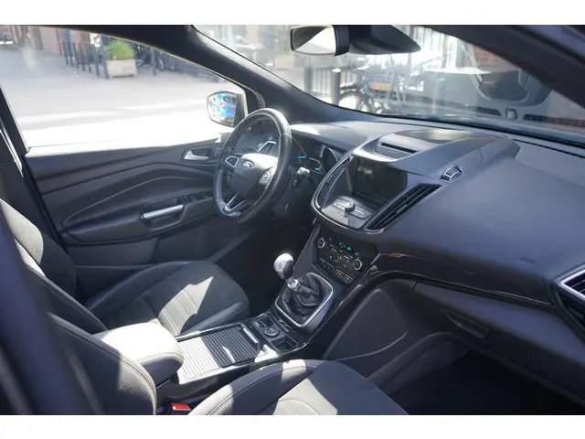 Ford Kuga 1.5 EcoBoost ST Line 2017 Benzine 6