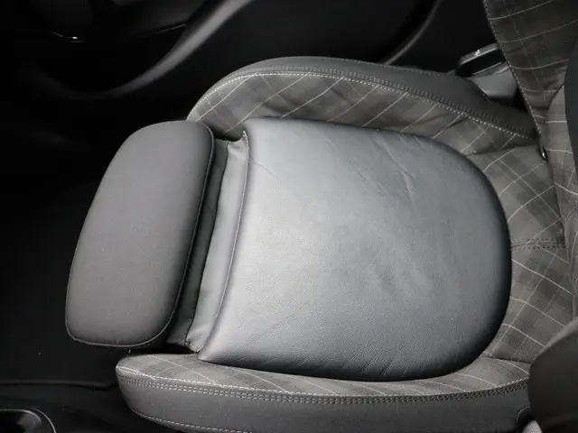 MINI 5-Deurs Cooper 2019 Benzine 19