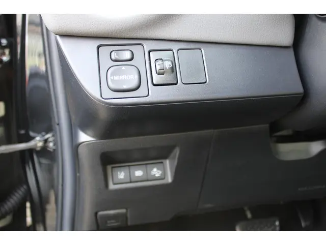 Toyota Yaris 1.5 Hybrid Dynamic 2019 Hybride Benzine 16