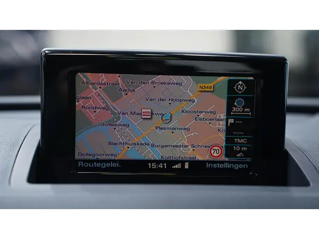 Audi Q3 2.0 TFSI quattro S Edition 2013 Benzine 32