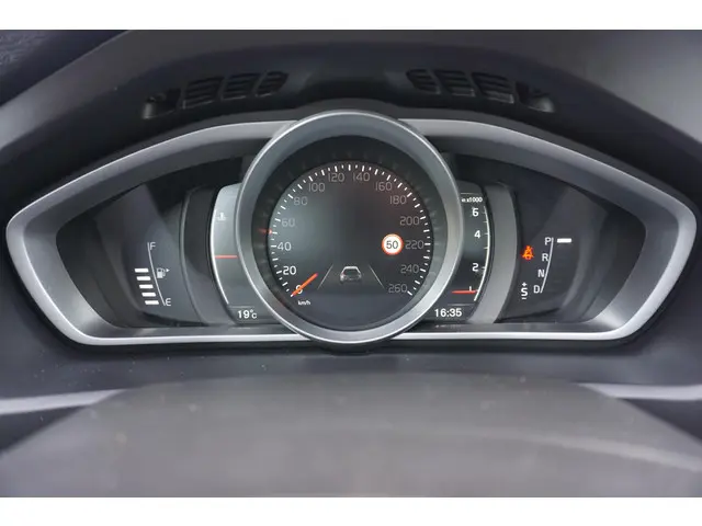 Volvo V40 1.5 T3 Inscription 2016 Benzine 24