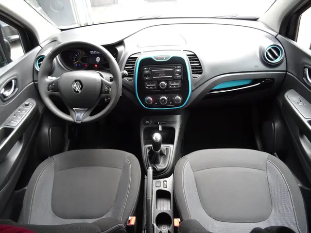 Renault Captur 0.9 TCe Expression 2013 Benzine 12