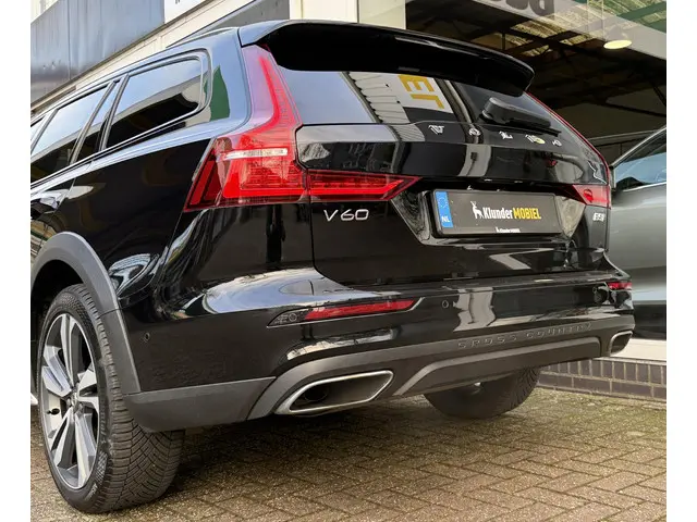Volvo V60 Cross Country 2.0 B5 AWD 2022 Benzine 12
