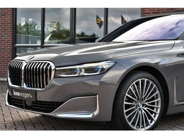 BMW 7 Serie M760Li xDrive 2019 Benzine 21