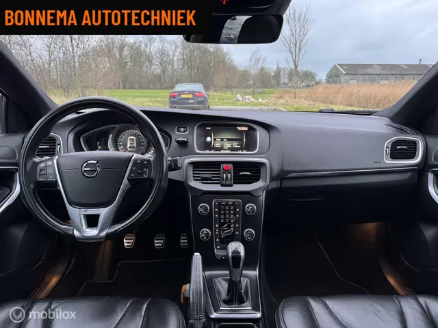 Volvo V40 2.0 T4 R-Design Pano Camera 2017 Benzine 11