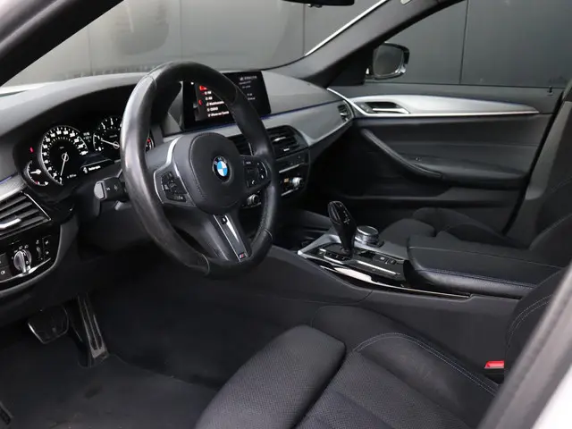 BMW 5 Serie Touring 520i High Executive 2019 Benzine 10