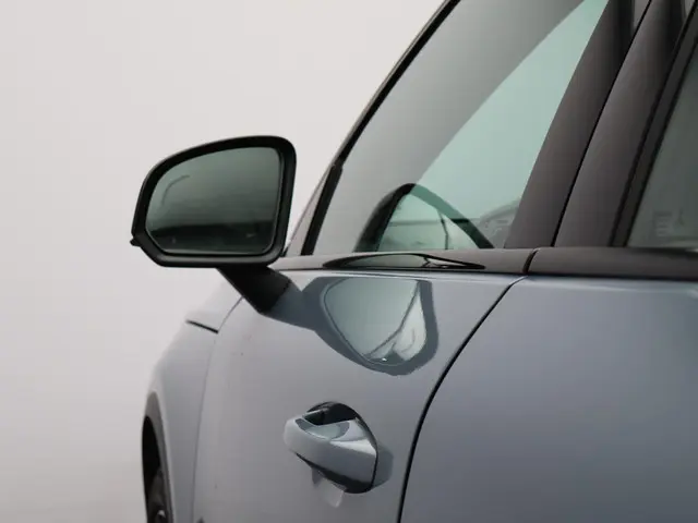 Volvo XC40 2.0 T4 R-Design 2019 Benzine 17