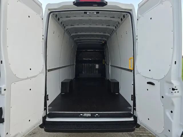 Iveco Daily 35S18HV 3.0 410 H2 2023 Diesel 7