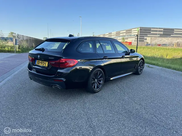 BMW 5 Serie Touring 520i High Executive 2019 Benzine 4