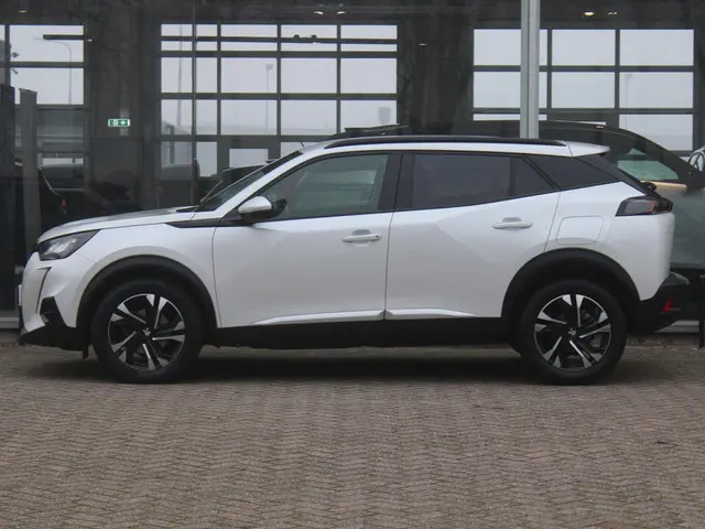 Peugeot 2008 1.2 PT Blue Lease Allure 2020 Benzine 8