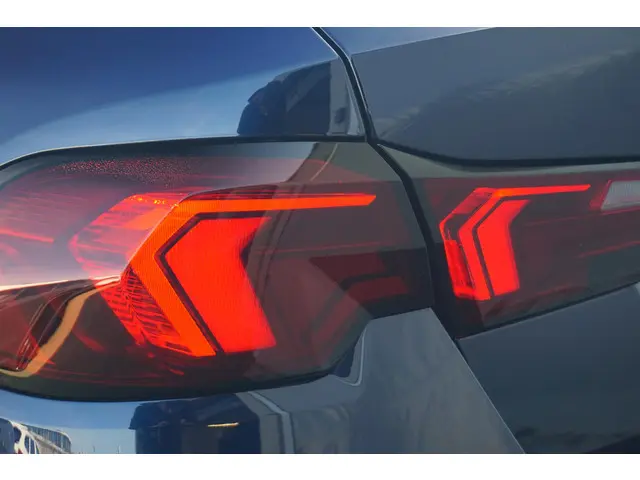 BMW 1 Serie 5-Deurs 120 2025 Benzine 10