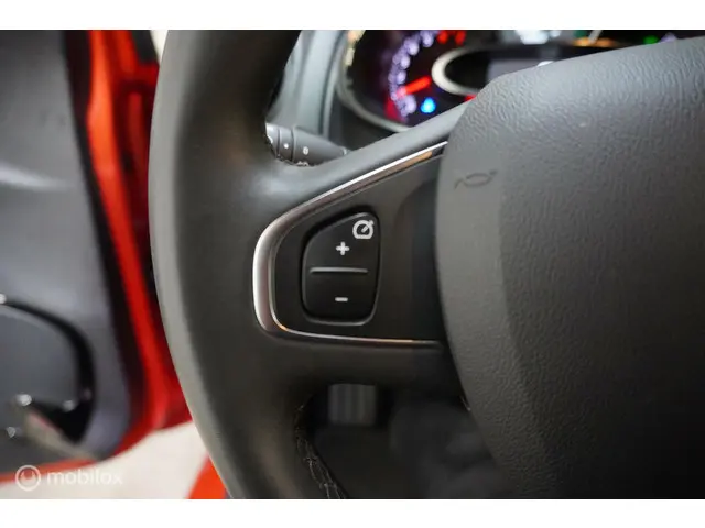 Renault Clio 0.9 TCe Limited 2019 Benzine 18