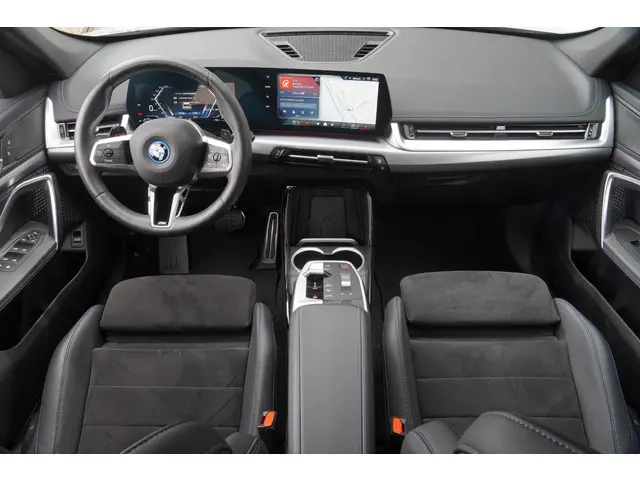 BMW X1 xDrive25e 2024 Hybride Benzine 2