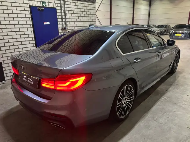 BMW 5 Serie 520i High Executive M-pakket 2018 Benzine 7
