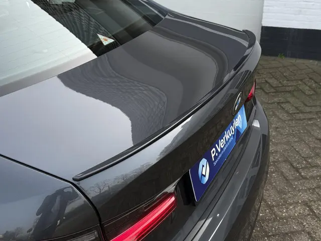 BMW 3 Serie 320i 2021 Benzine 15