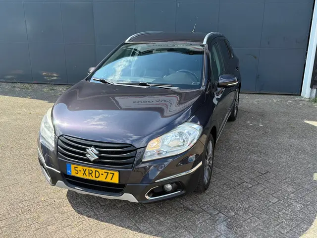 Suzuki S-Cross 2