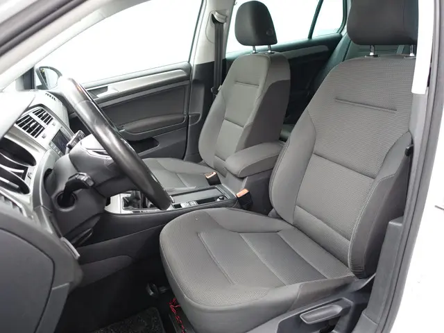 Volkswagen Golf 1.0 TSI Comfortline+ 2016 Benzine 18