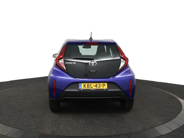 Toyota Aygo X 1.0 VVT-i S-CVT Play 2024 Benzine 62