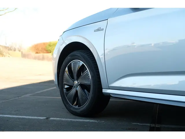 Škoda Kamiq FL 1.0 TSI DSG Monte Carlo 2024 Benzine 10