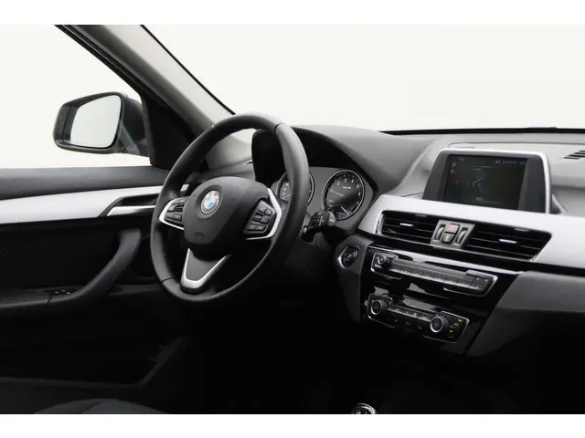 BMW X1 sDrive18i Executive Automaat 2020 Benzine 30