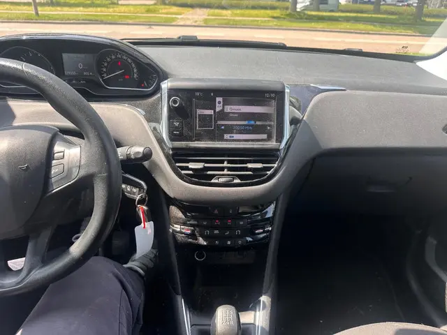 Peugeot 208 1.2 VTi Envy 2013 Benzine 11