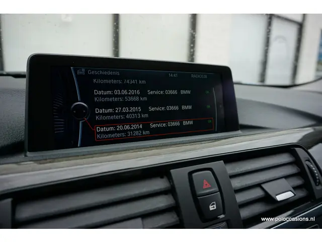 BMW 3 Serie 320i 2012 Benzine 18
