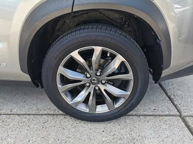Lexus NX 300h AWD F Sport Line 2015 Hybride Benzine 7