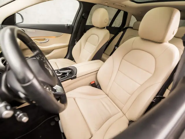 Mercedes-Benz C-Klasse 180 AMG Edition 1 2015 Benzine 13