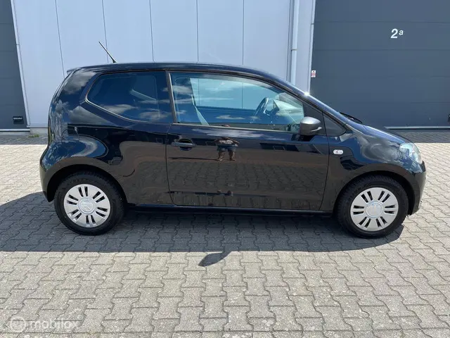 Volkswagen up! 1.0 take up! BlueMotion 2016 Benzine 8