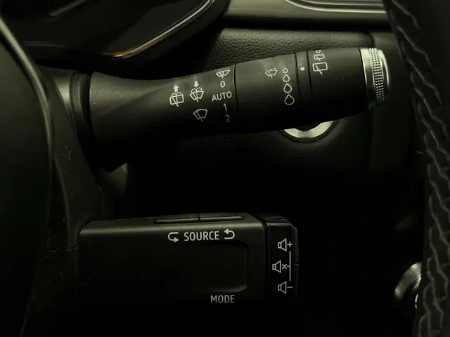 Renault Captur 1.3 TCe 140 EDC Intens 2021 Benzine 33