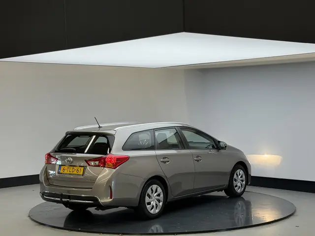 Toyota Auris 1.6 Aspiration 2014 Benzine 9