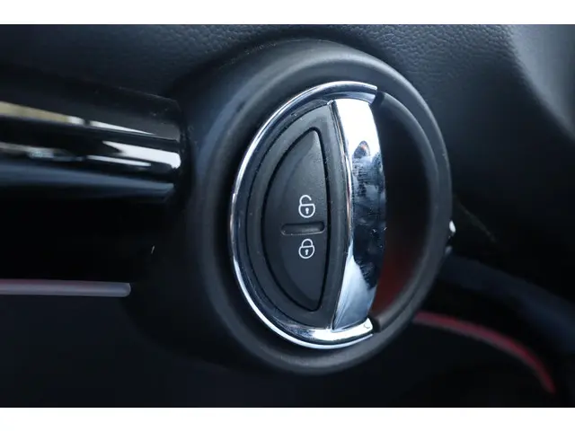 MINI Cooper Mini 1.5 Classic 2023 Benzine 26