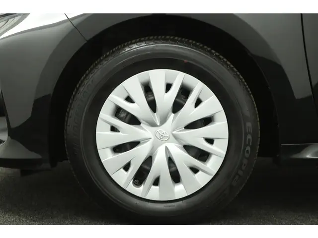 Toyota Yaris 1.5 Hybrid Active 2023 Hybride Benzine 37