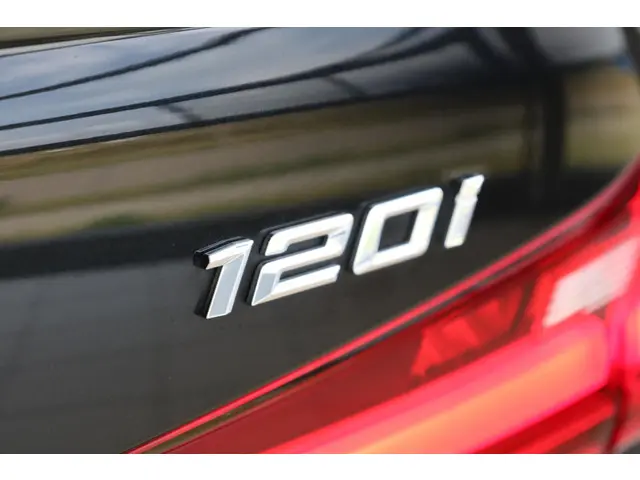 BMW 1 Serie 5-deurs 120i 2021 Benzine 23