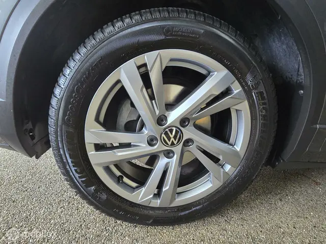 Volkswagen T-Roc 1.5 TSI R-Line 2023 Benzine 28